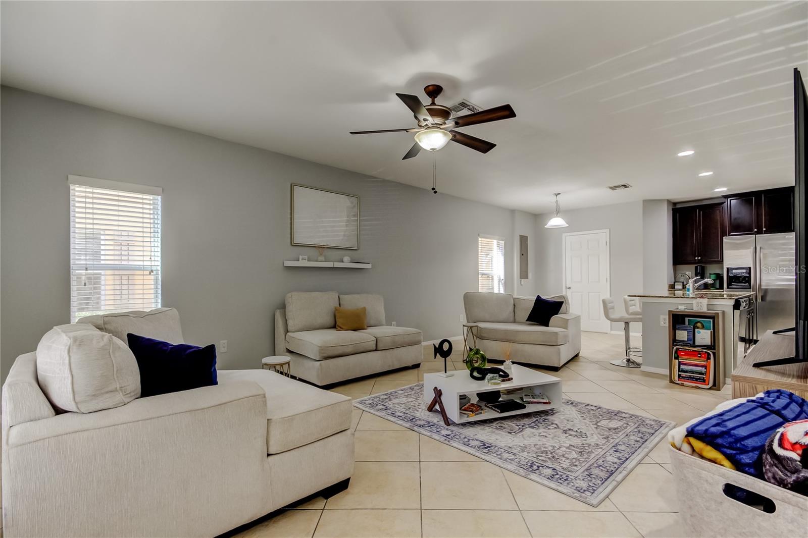 MAGNOLIA PARK CENTRAL PH B - Residential Lease