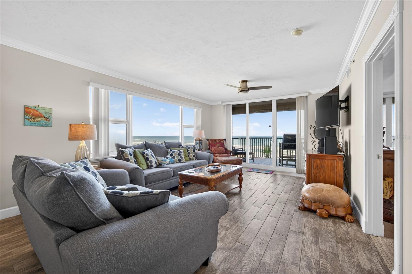 DIMUCCI TWIN TOWERS NORTH & SOUTH - Residential