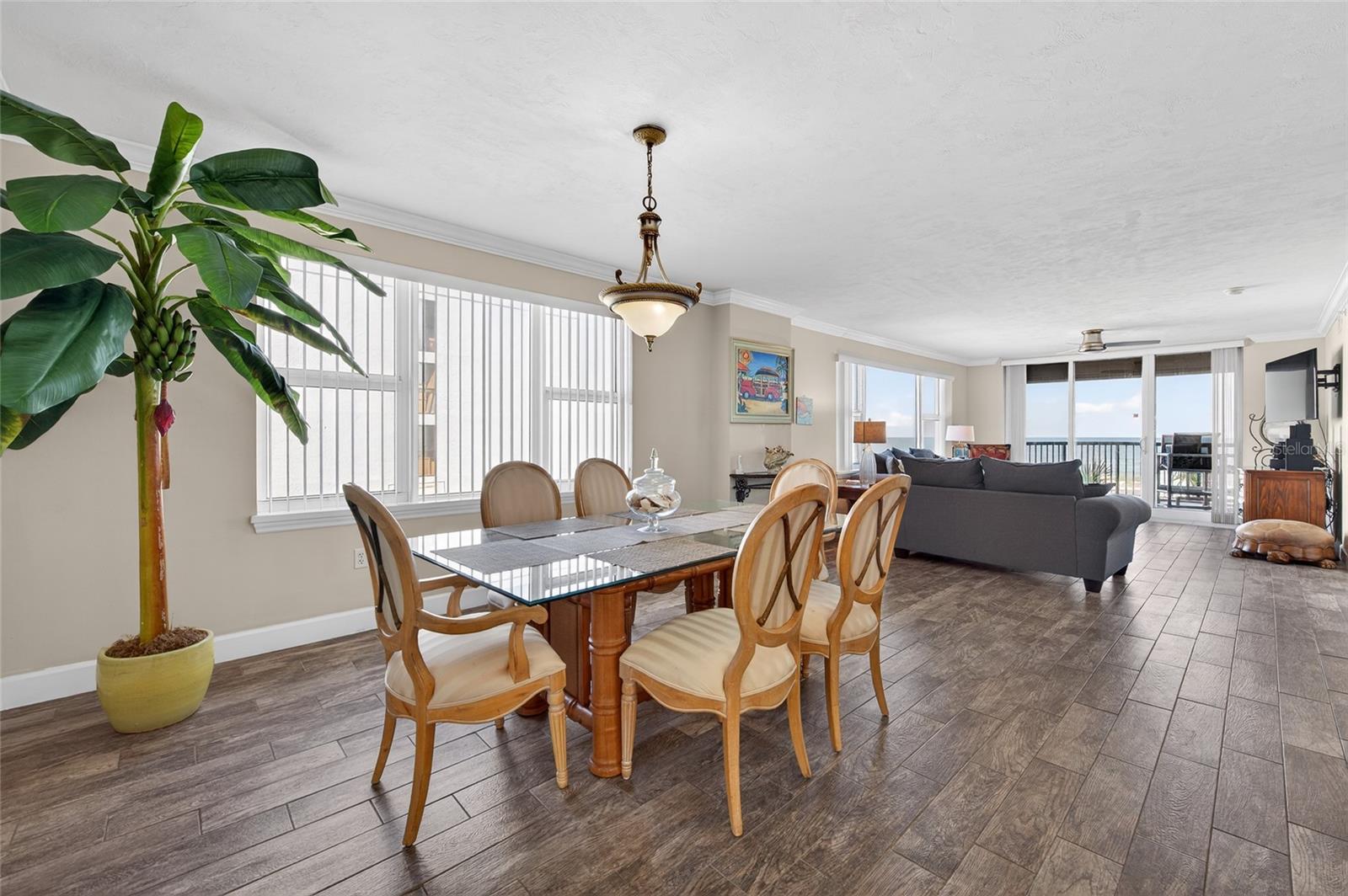DIMUCCI TWIN TOWERS NORTH & SOUTH - Residential