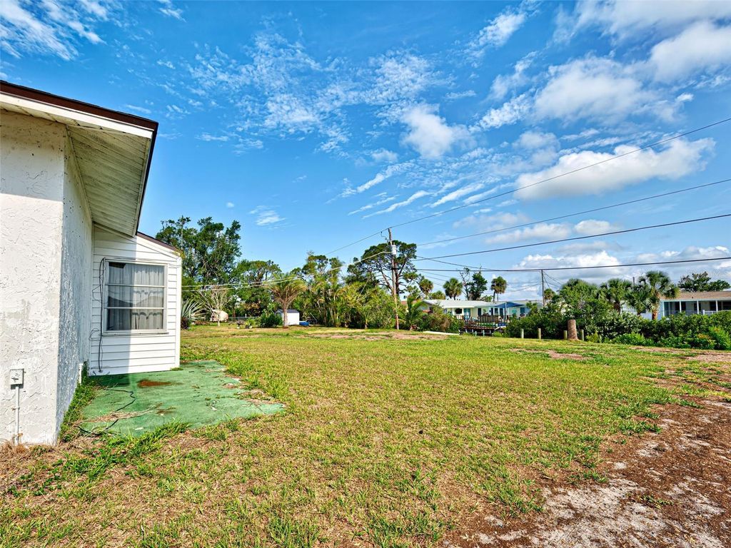 Photo of 914 E 2nd Street, Englewood, FL 34223 (MLS # D6140087)