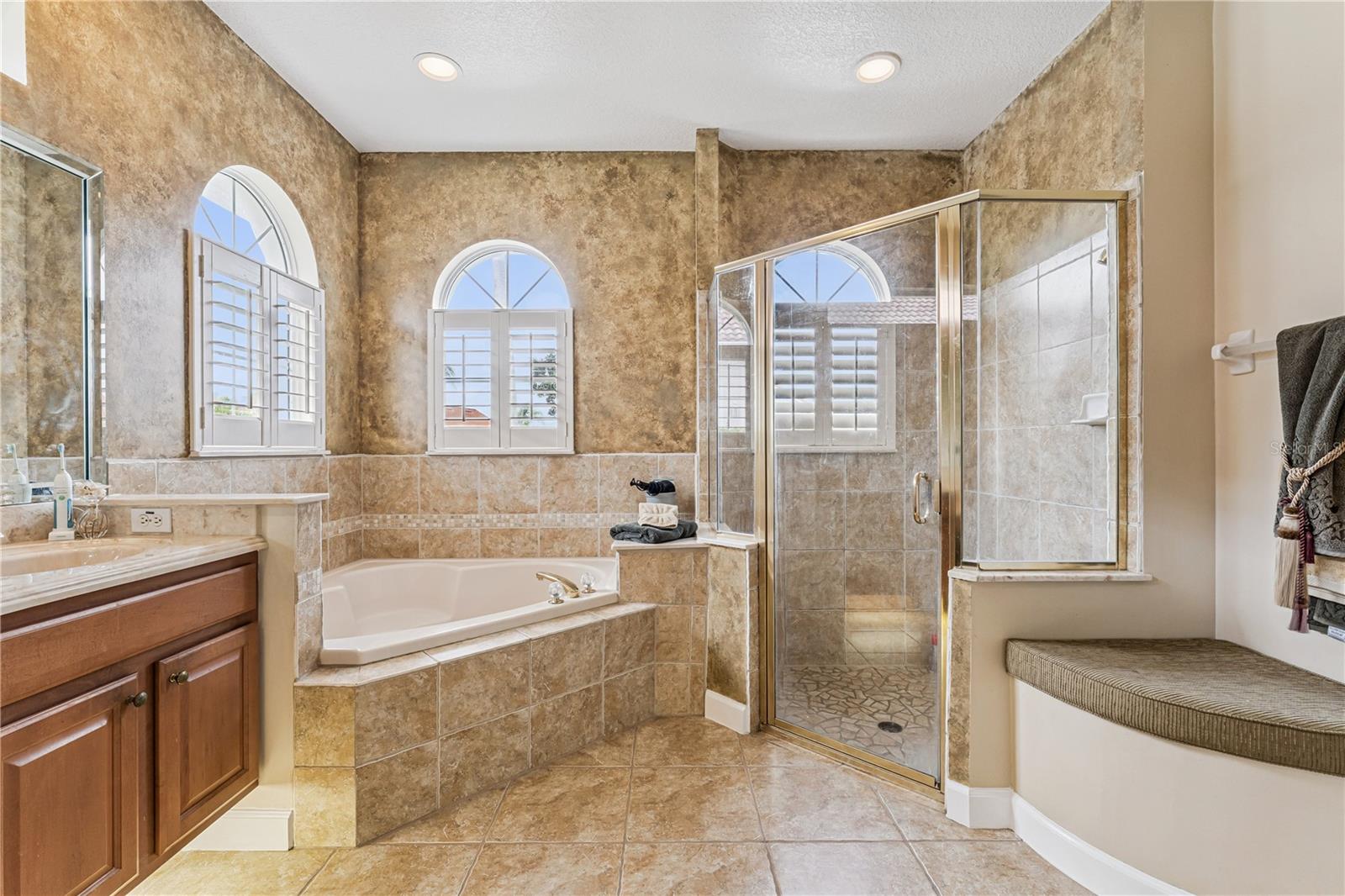 HIDDEN COVE - Residential