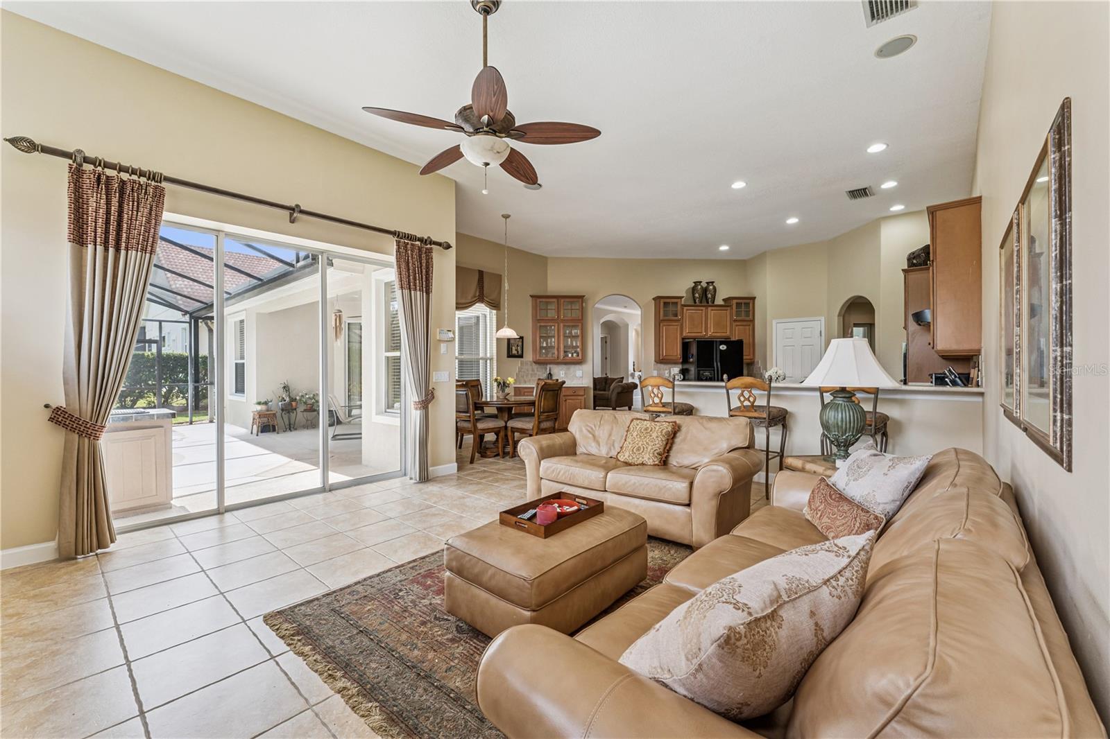 HIDDEN COVE - Residential