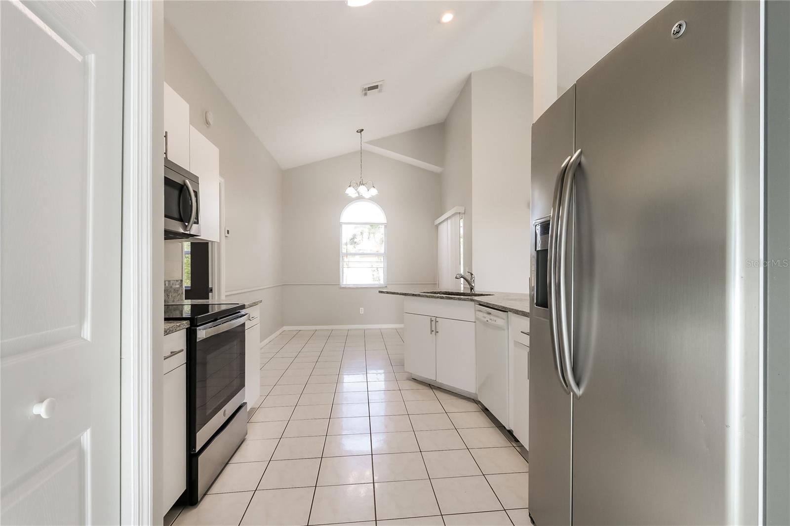 BEACON SQUARE UNIT 18A - Residential Lease