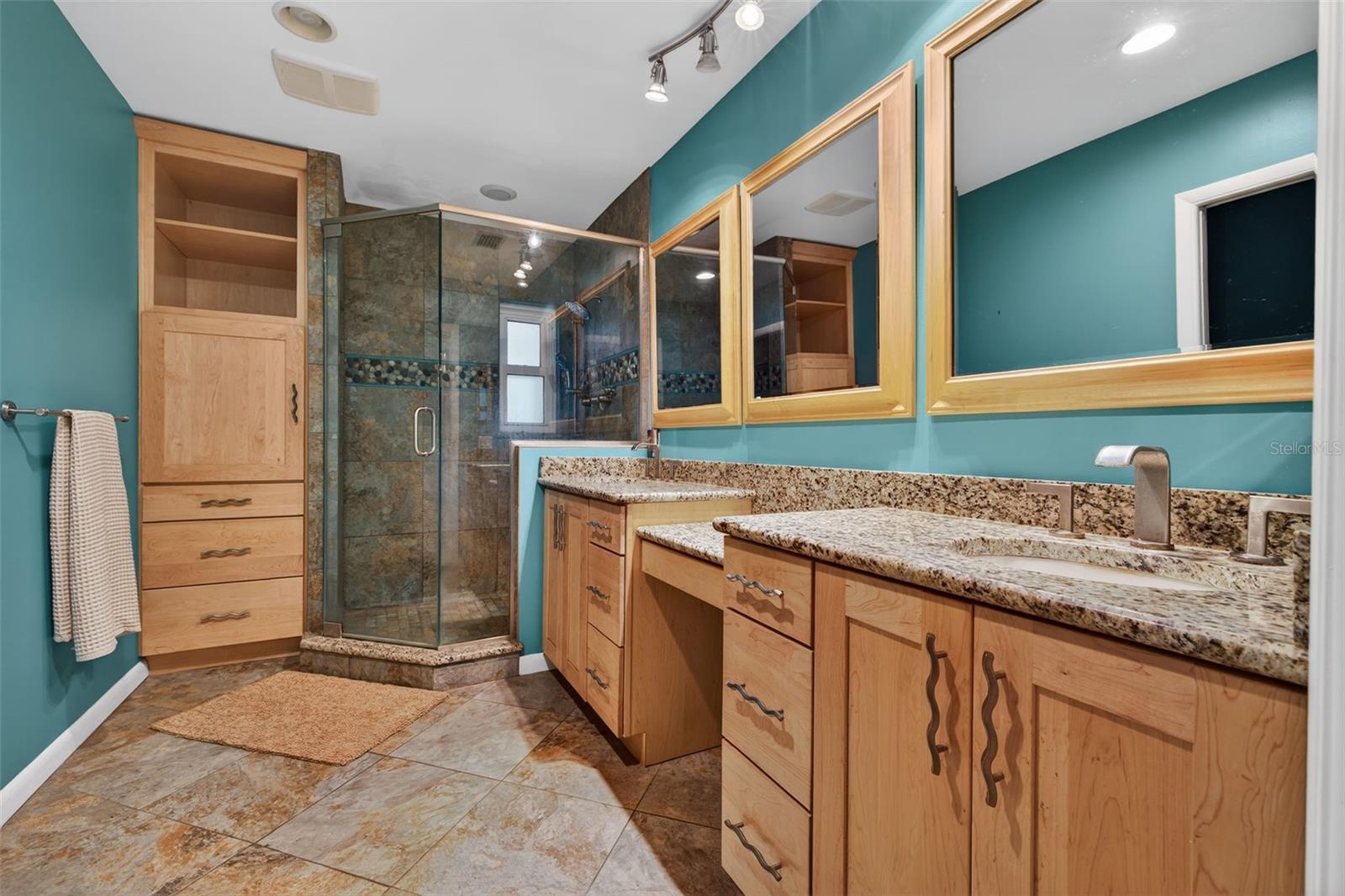 PALM TERRACE - Residential