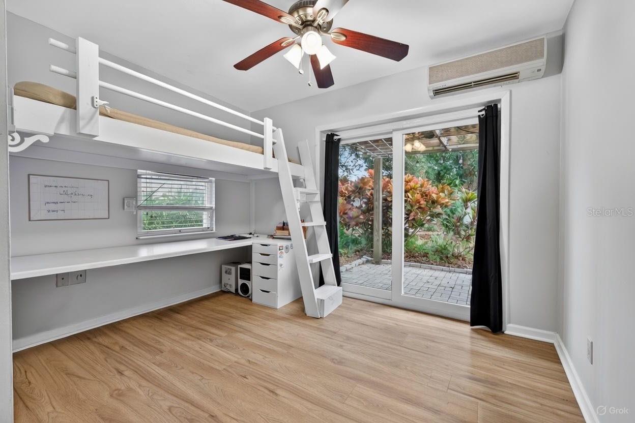 PALM TERRACE - Residential