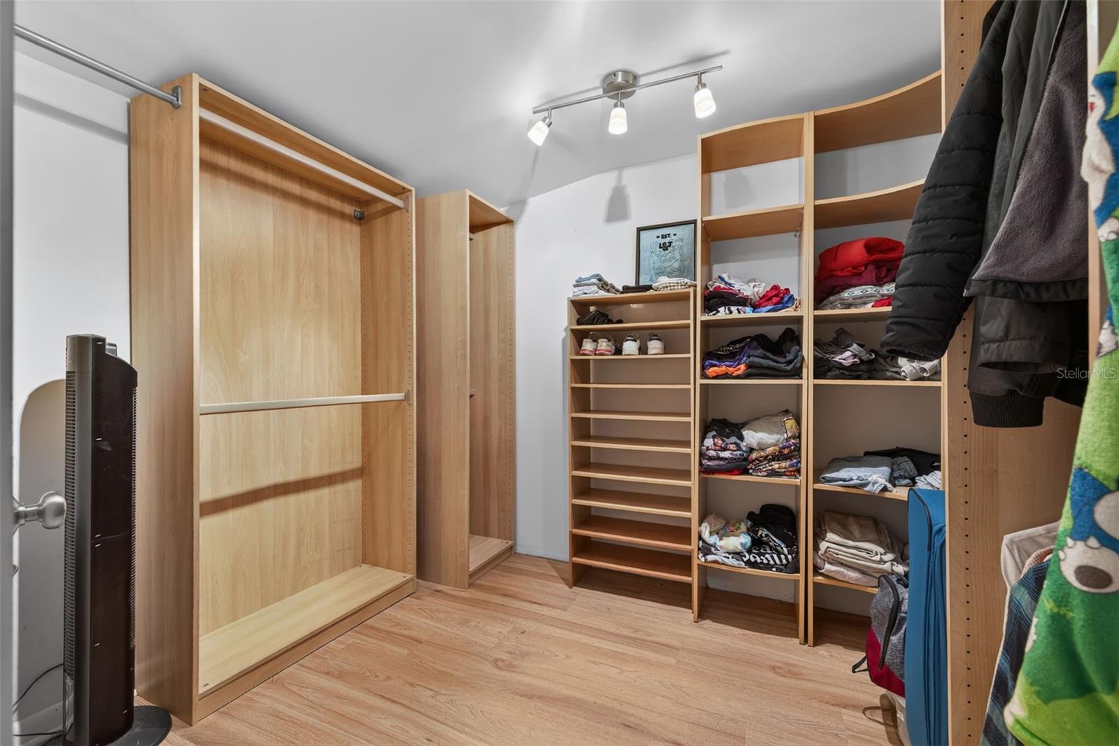 PALM TERRACE - Residential