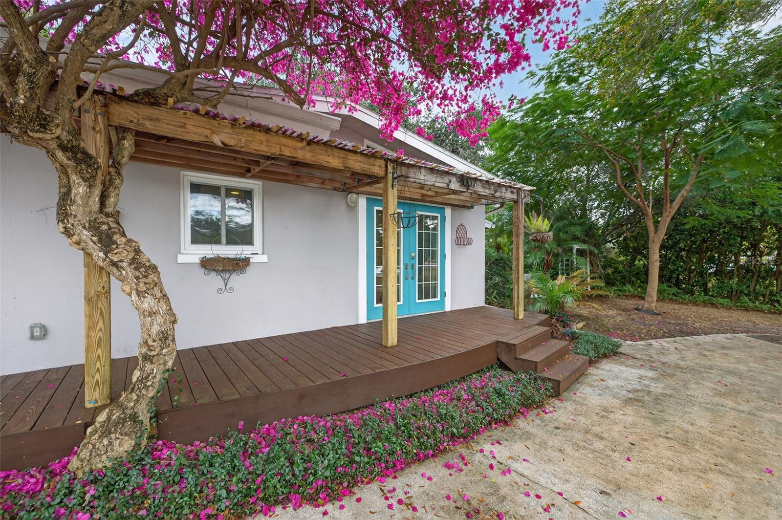 PALM TERRACE - Residential