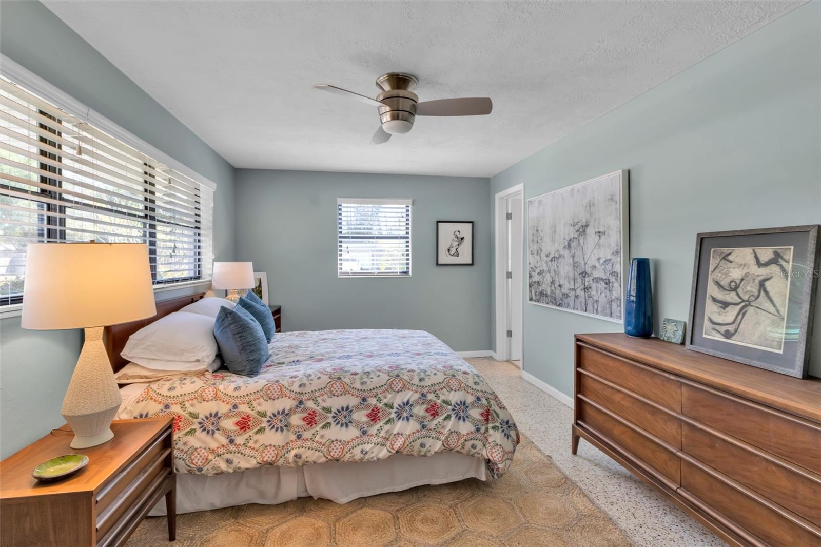 SOUTH GATE - Residential