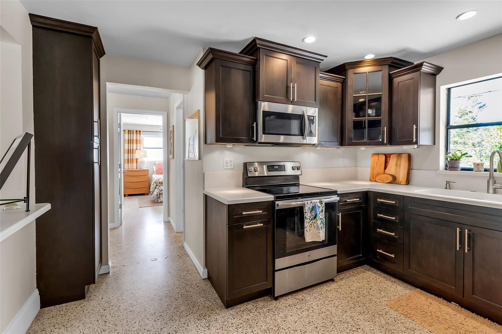 SOUTH GATE - Residential