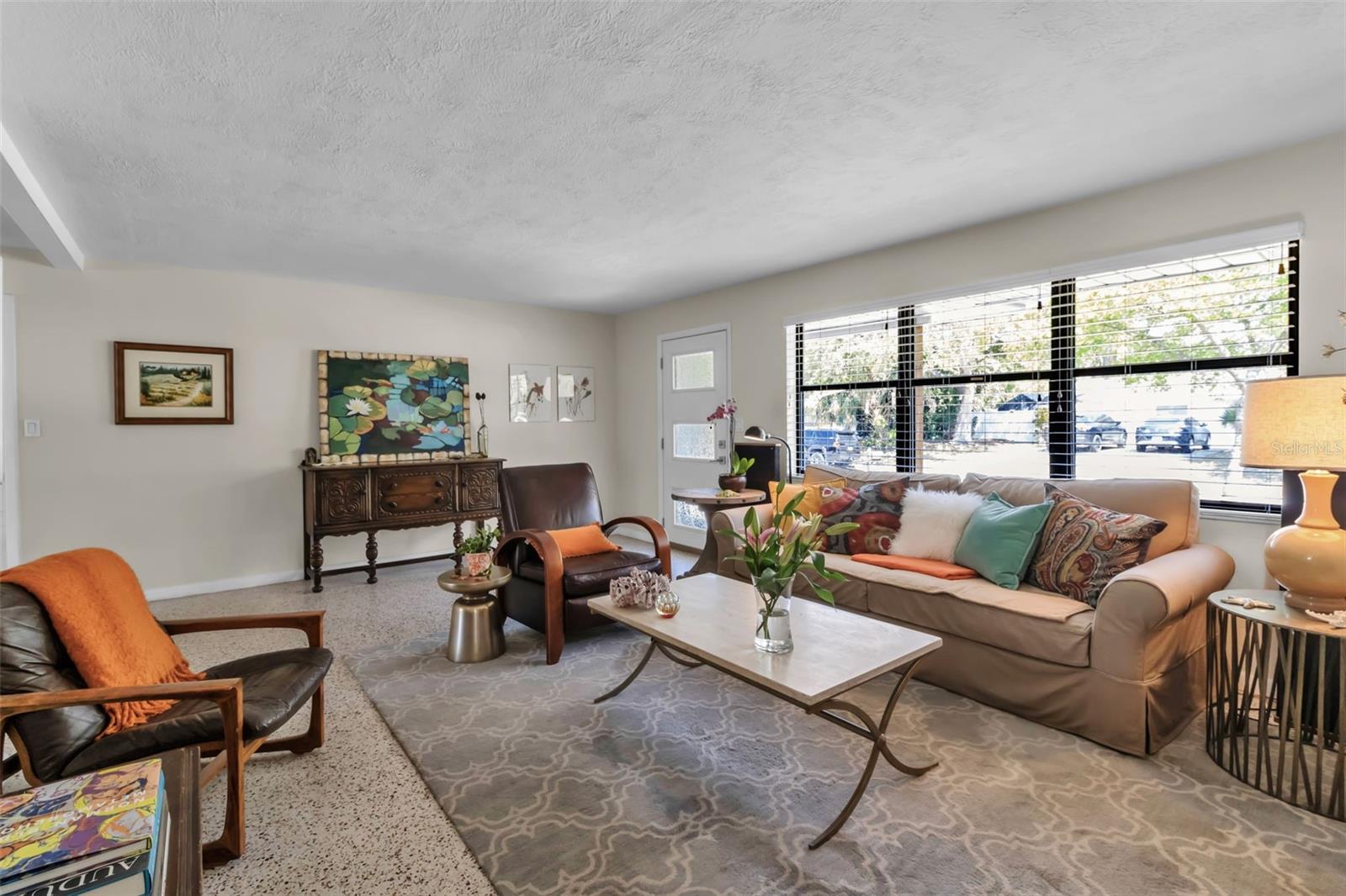 SOUTH GATE - Residential