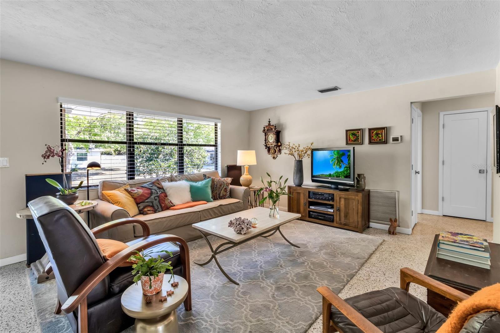 SOUTH GATE - Residential