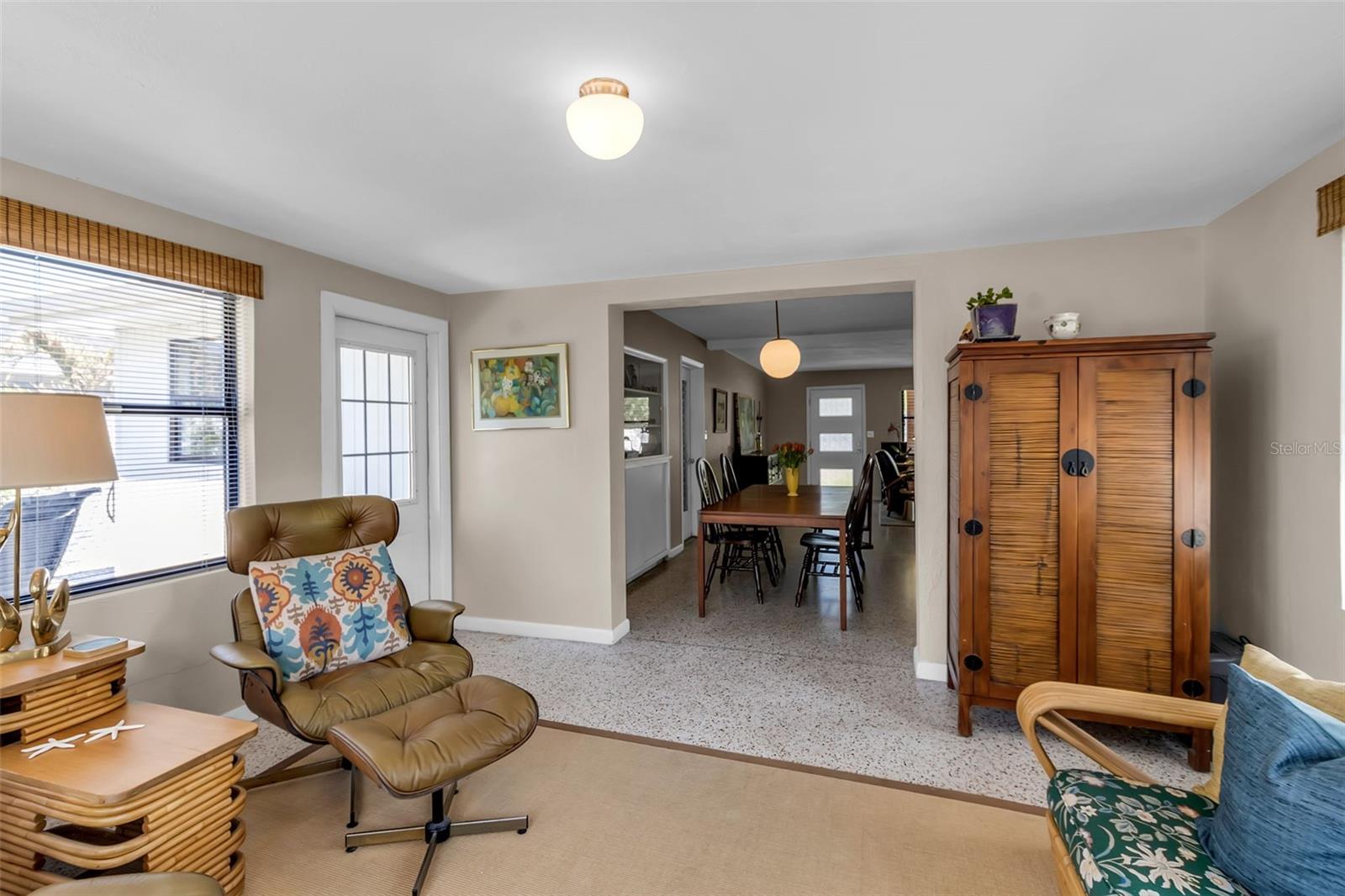 SOUTH GATE - Residential