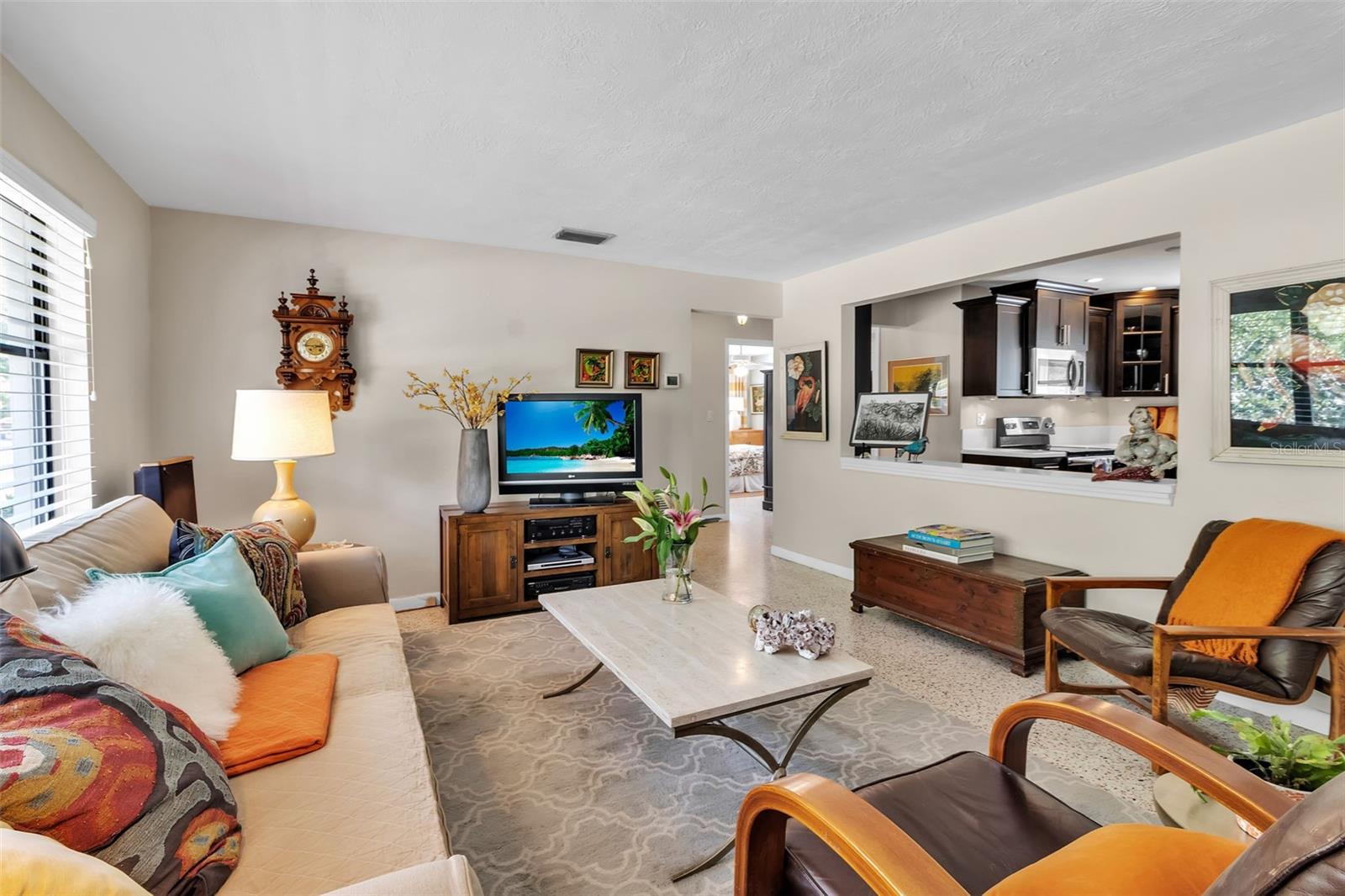 SOUTH GATE - Residential