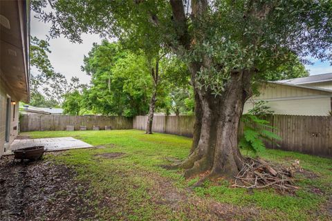 A home in WINTER HAVEN