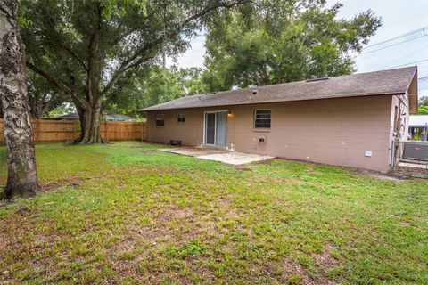 A home in WINTER HAVEN