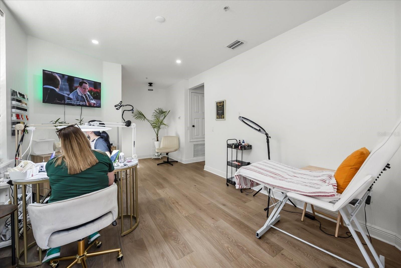 BALDWIN PARK REP 01 - Commercial Lease