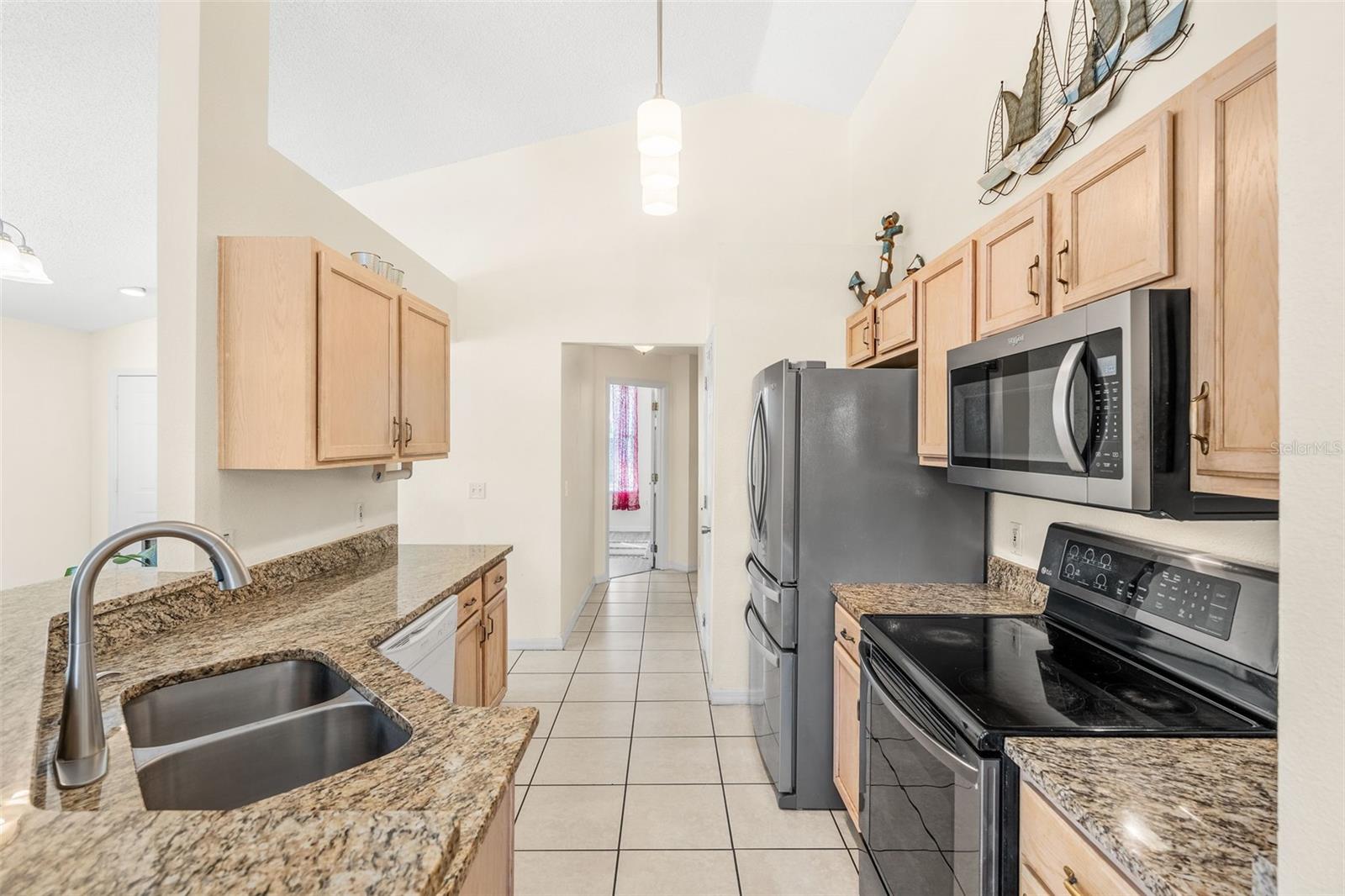 LAKE BERKLEY RESORT - Residential