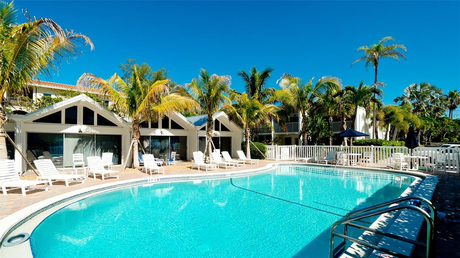 COCONUTS - Residential