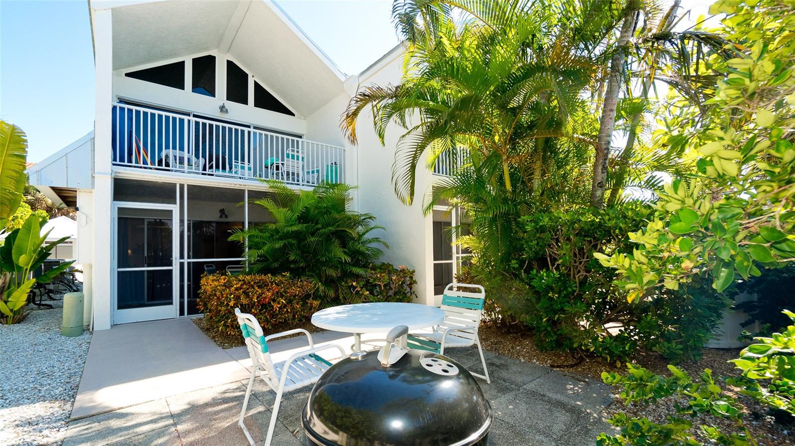 COCONUTS - Residential