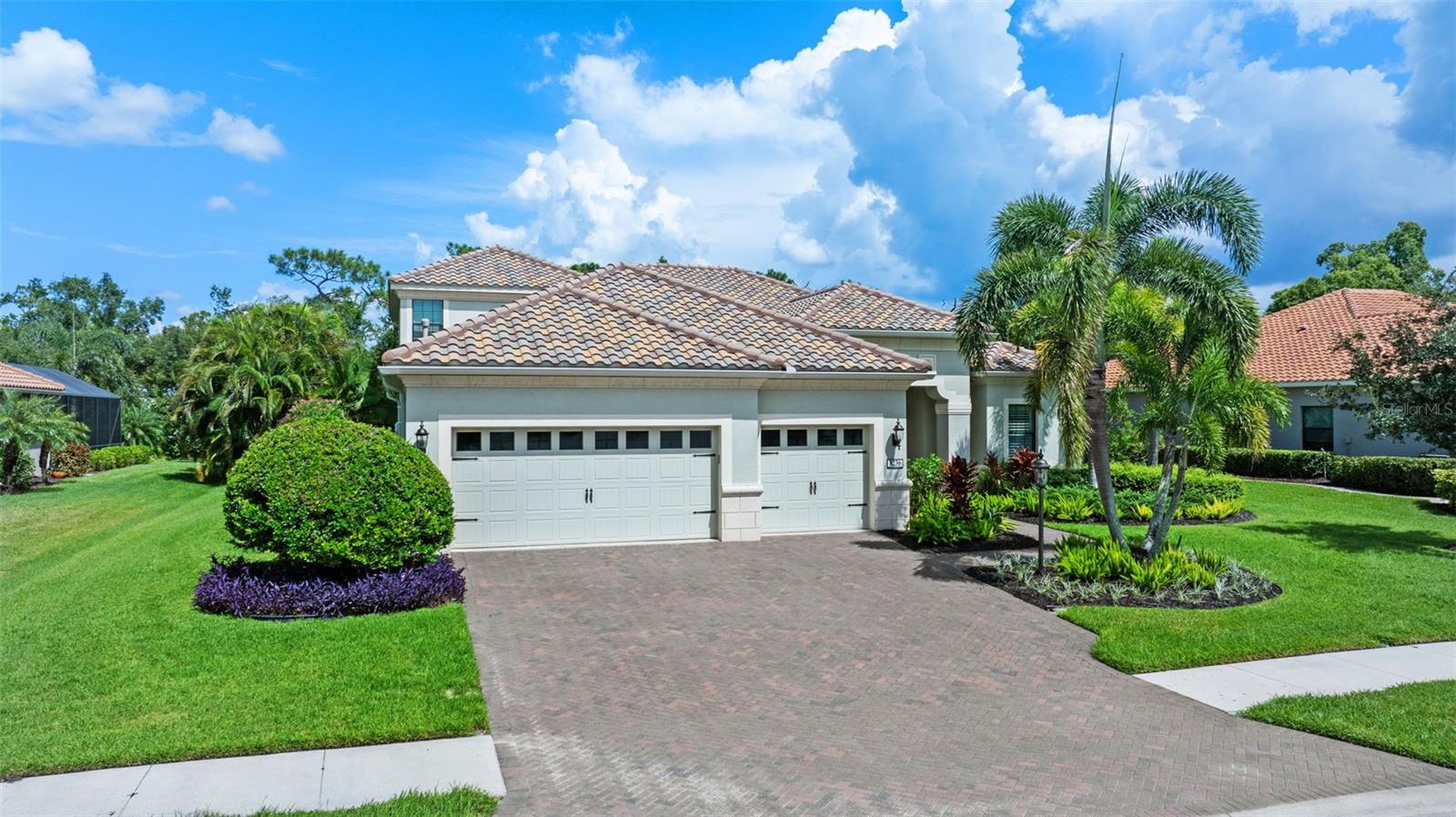 8236 LARKSPUR CIRCLE