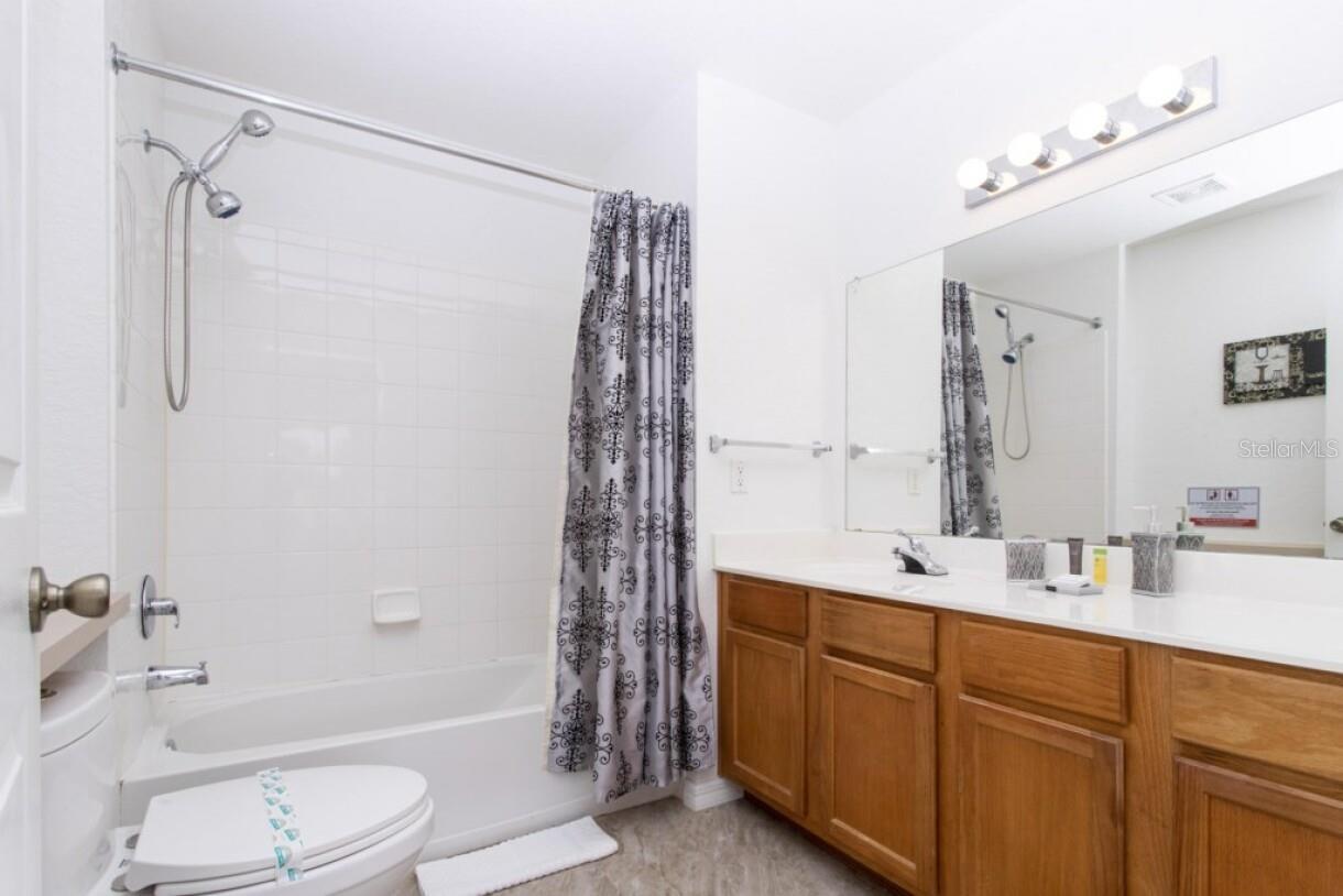 VENETIAN BAY VLG CONDO PH 2 - Residential