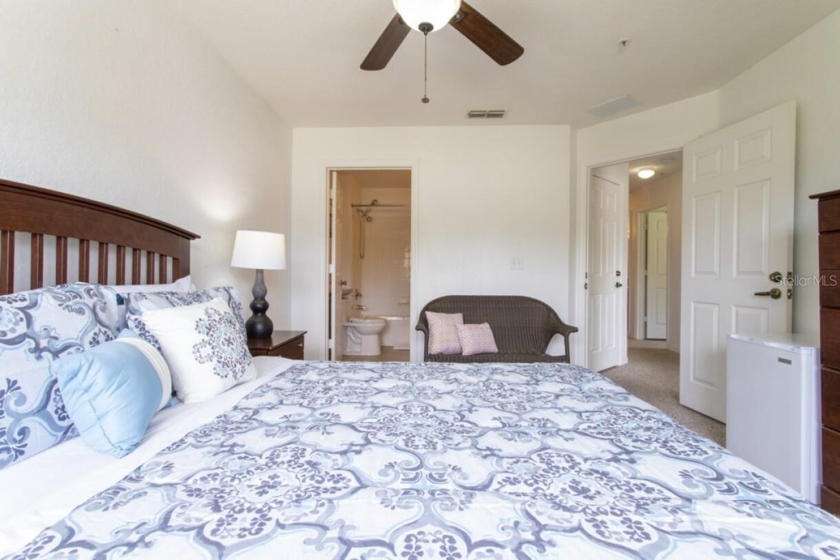 VENETIAN BAY VLG CONDO PH 2 - Residential