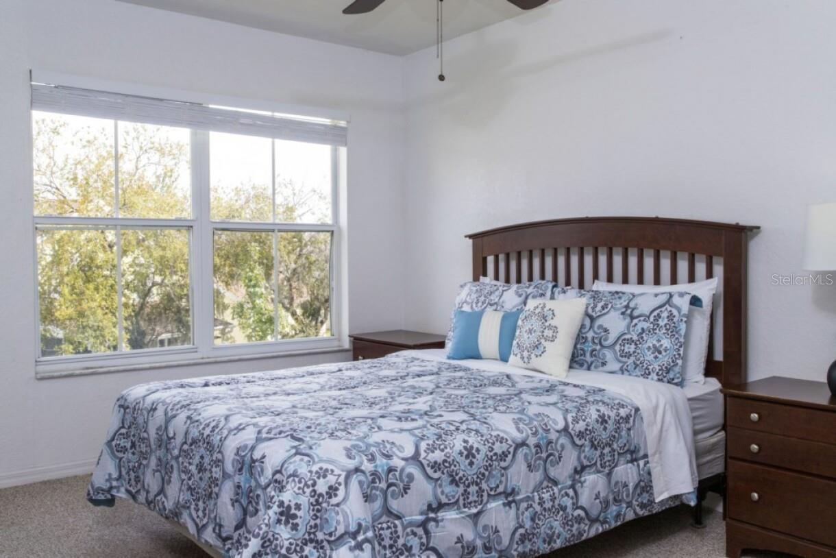 VENETIAN BAY VLG CONDO PH 2 - Residential