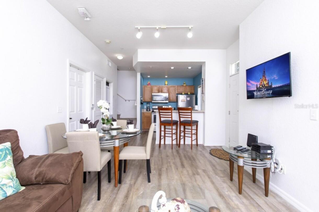 VENETIAN BAY VLG CONDO PH 2 - Residential