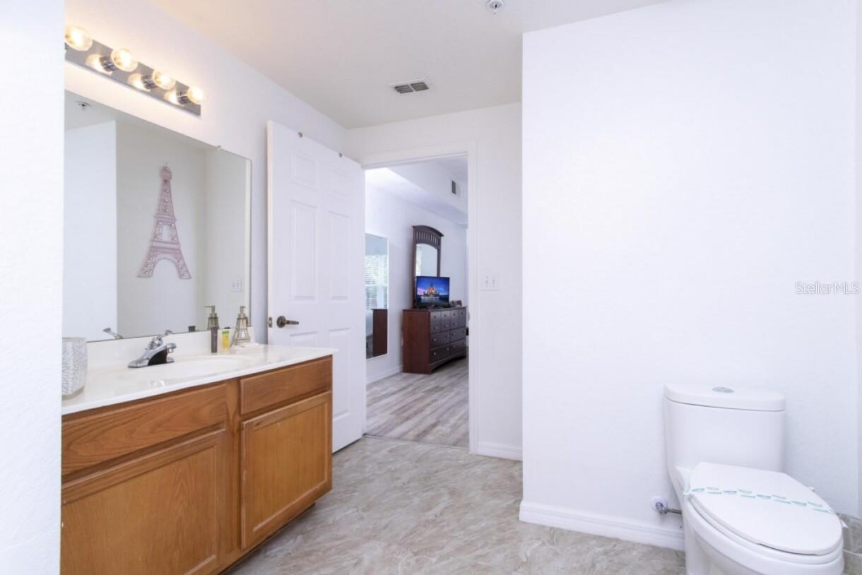 VENETIAN BAY VLG CONDO PH 2 - Residential