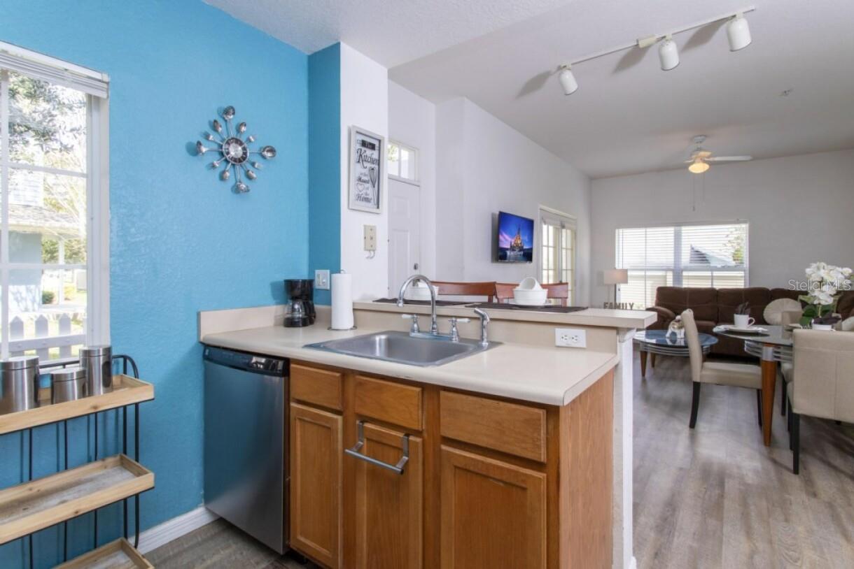 VENETIAN BAY VLG CONDO PH 2 - Residential