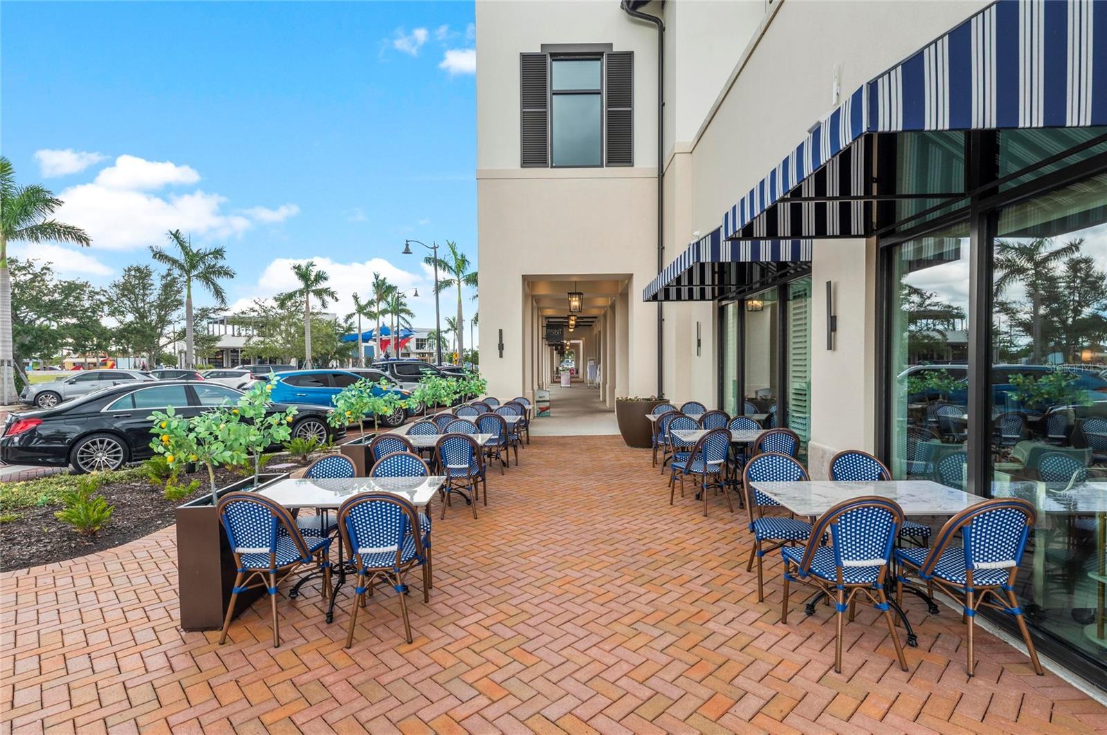 WELLEN PARK GOLF & COUNTRY CLUB - Residential