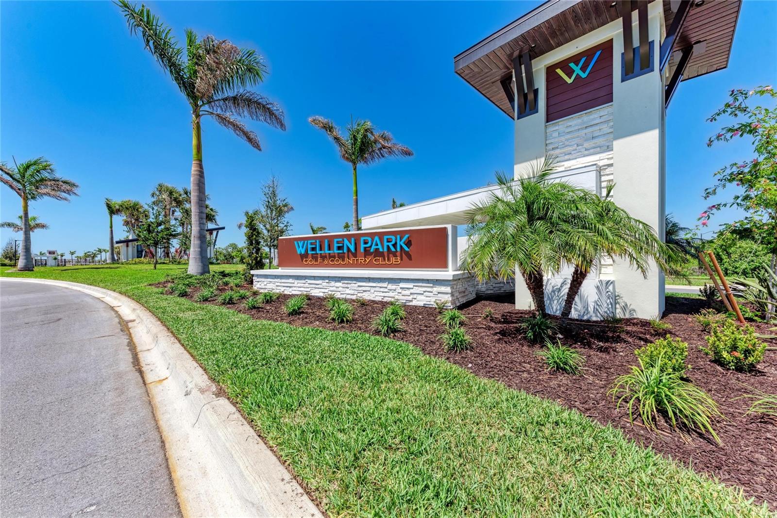 WELLEN PARK GOLF & COUNTRY CLUB - Residential