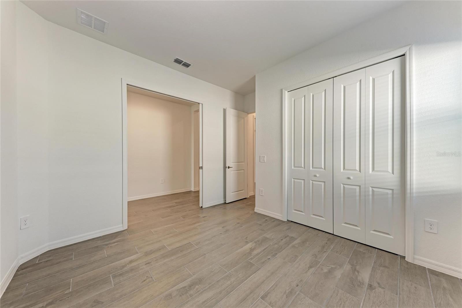 WELLEN PARK GOLF & COUNTRY CLUB - Residential