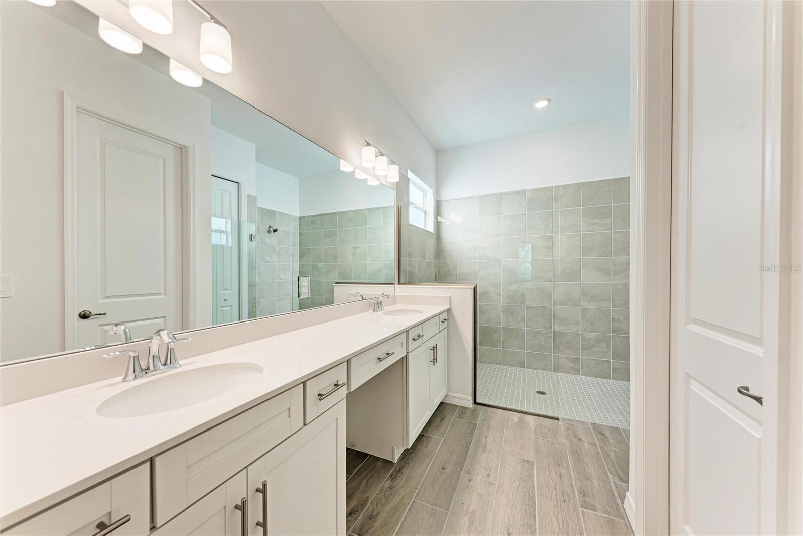 WELLEN PARK GOLF & COUNTRY CLUB - Residential