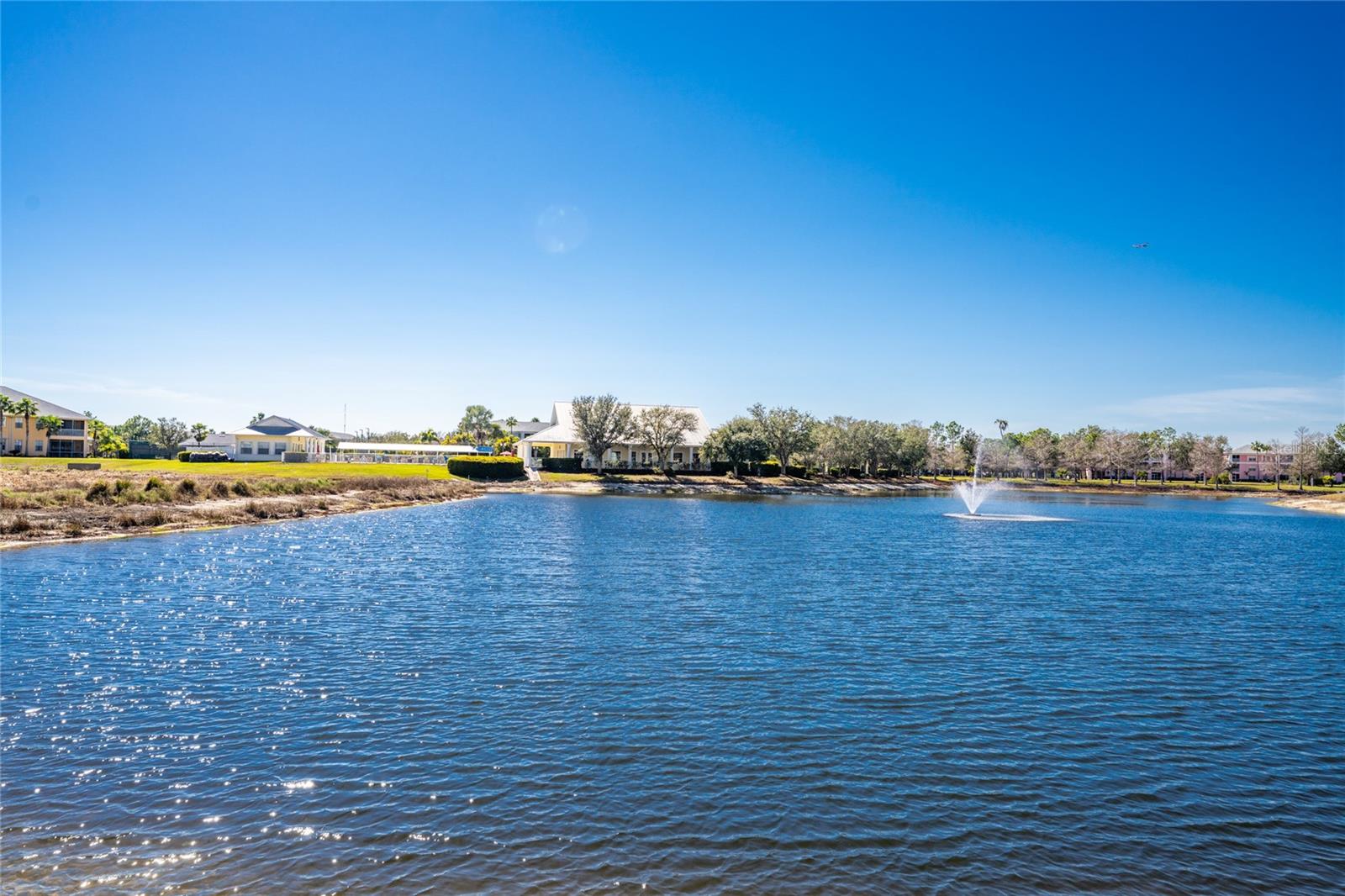 LAKE FRONT VILLAS AT HERITAGE LAKE PARK PH 8 - Residential