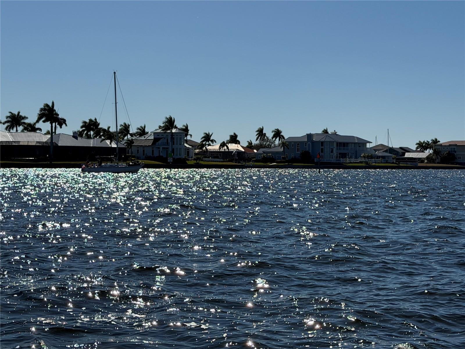 LAKE FRONT VILLAS AT HERITAGE LAKE PARK PH 8 - Residential