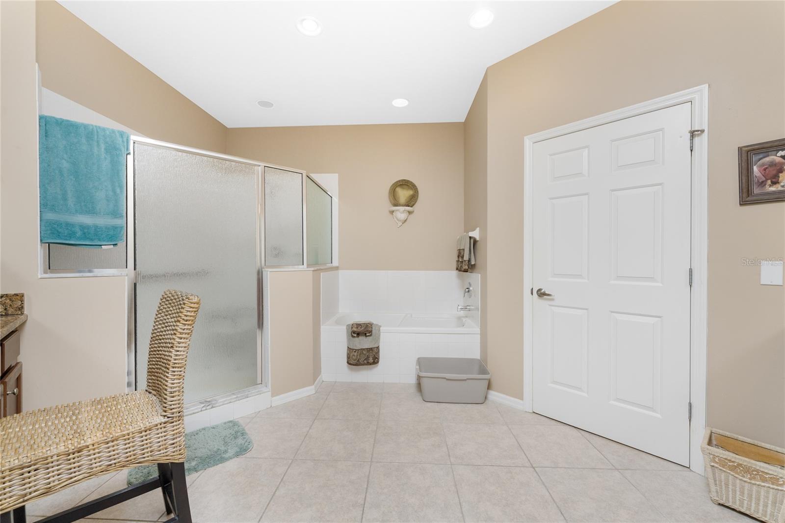 LAKE FRONT VILLAS AT HERITAGE LAKE PARK PH 8 - Residential