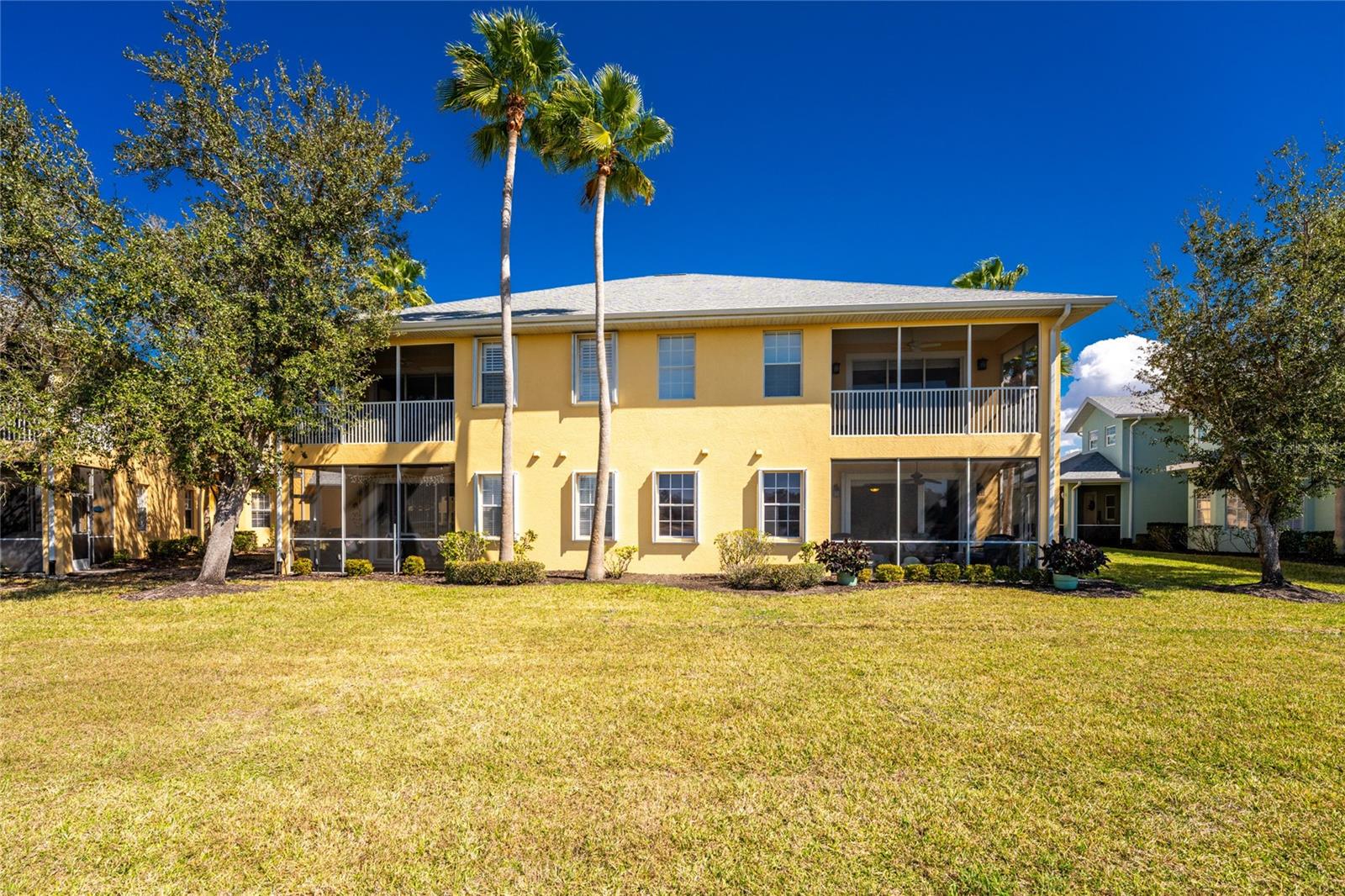 LAKE FRONT VILLAS AT HERITAGE LAKE PARK PH 8 - Residential