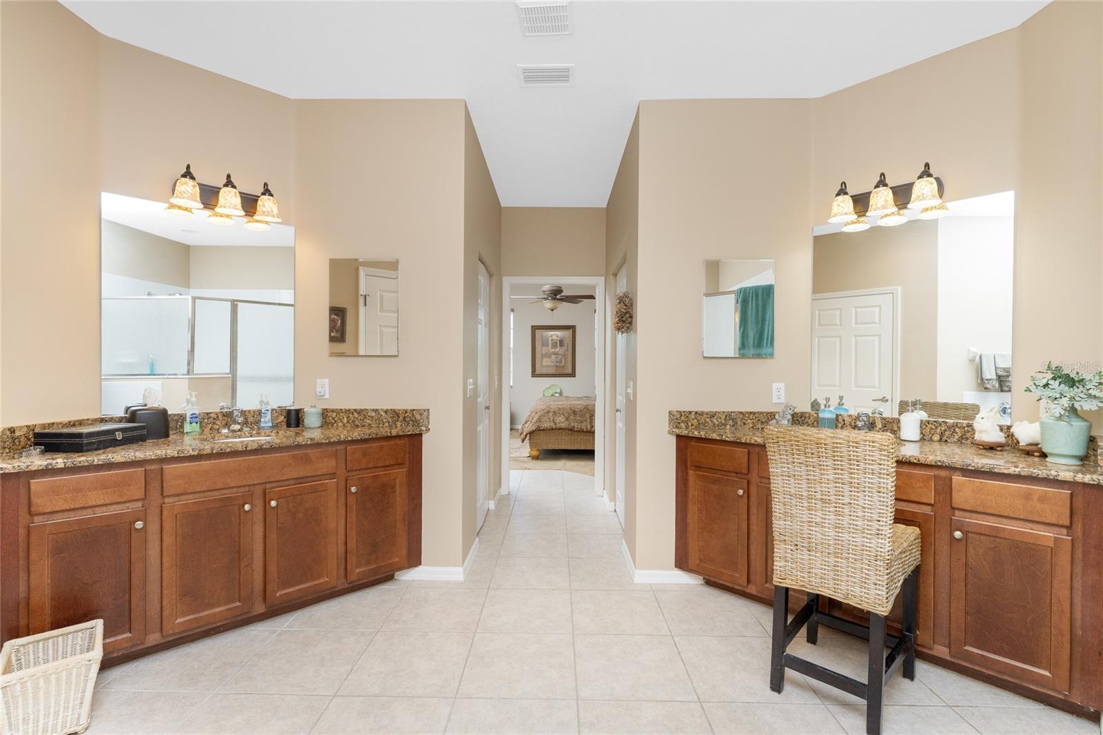 LAKE FRONT VILLAS AT HERITAGE LAKE PARK PH 8 - Residential