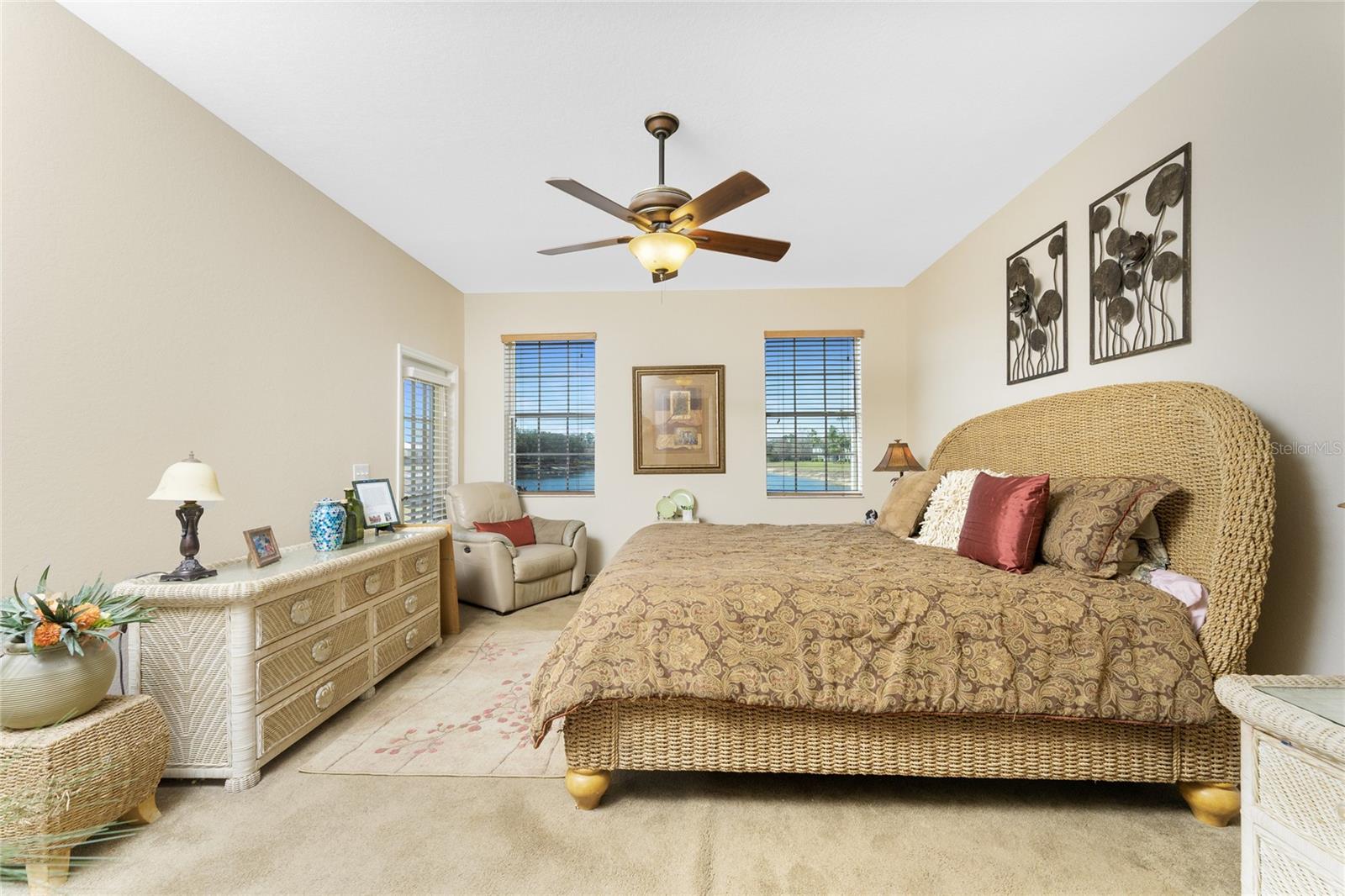 LAKE FRONT VILLAS AT HERITAGE LAKE PARK PH 8 - Residential