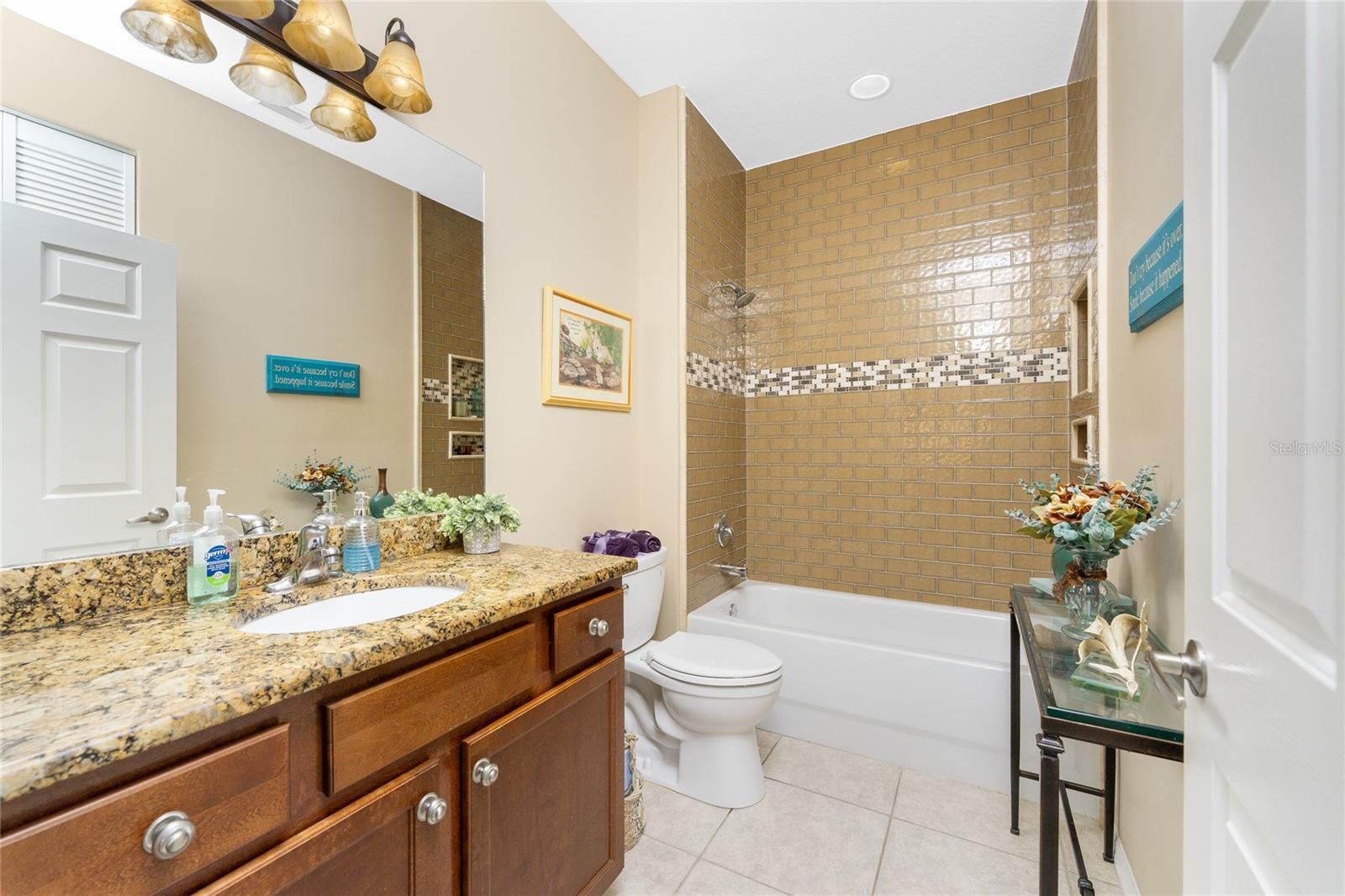 LAKE FRONT VILLAS AT HERITAGE LAKE PARK PH 8 - Residential