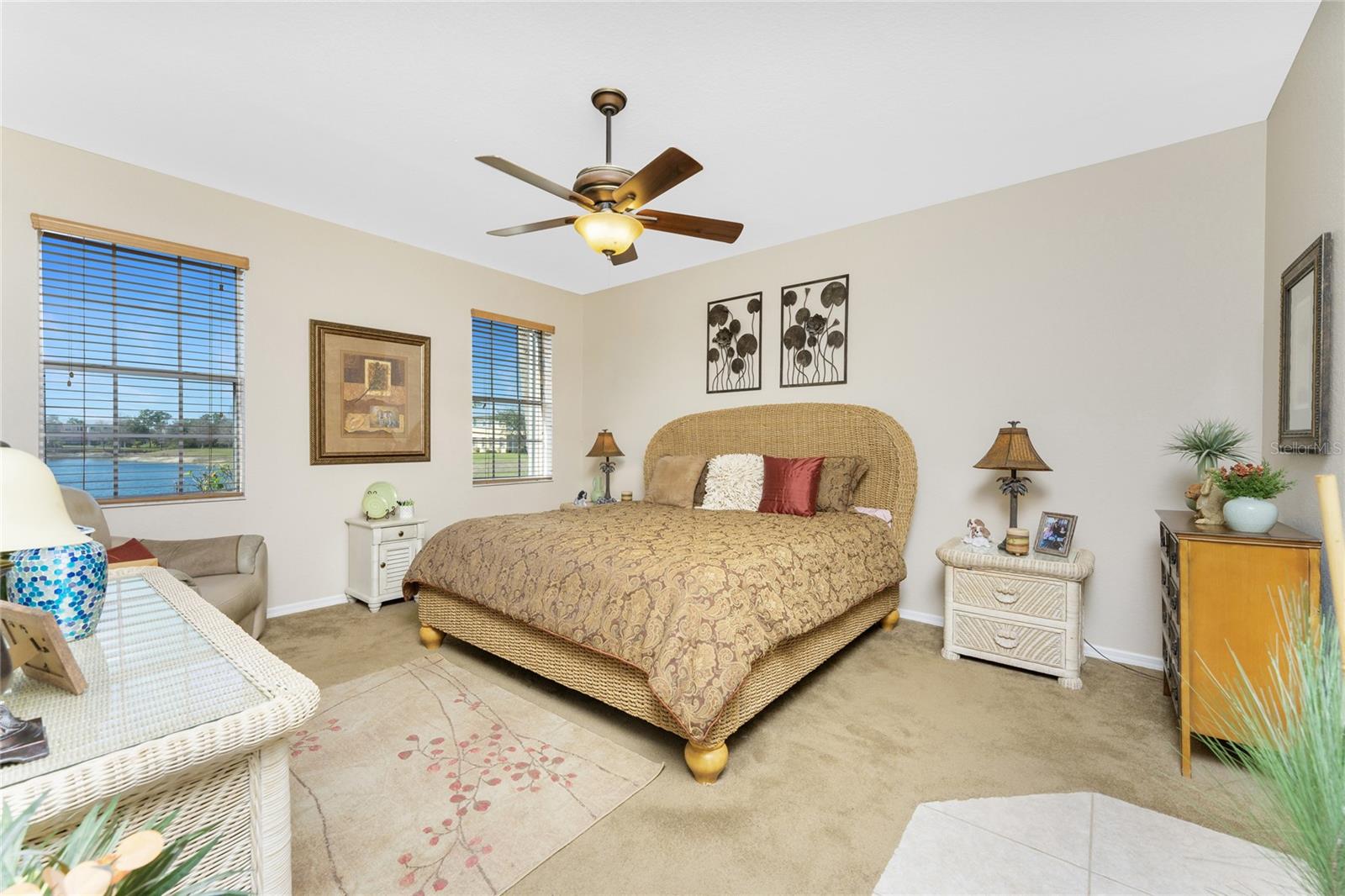 LAKE FRONT VILLAS AT HERITAGE LAKE PARK PH 8 - Residential