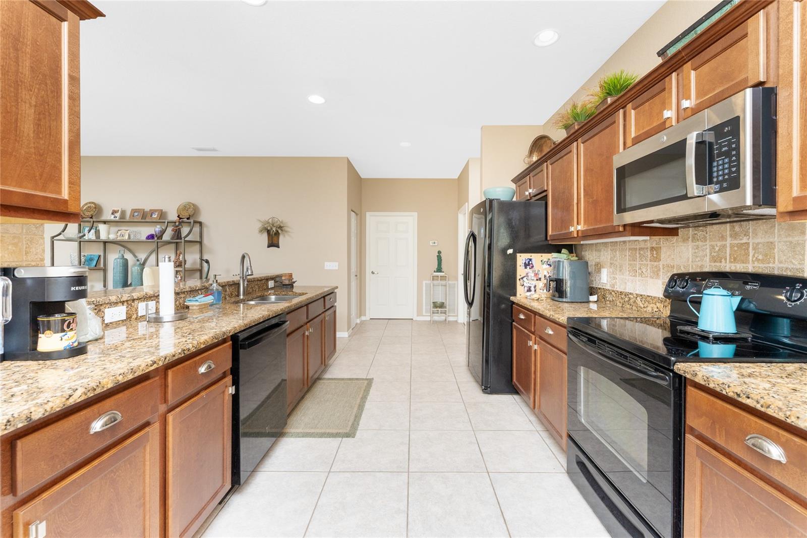 LAKE FRONT VILLAS AT HERITAGE LAKE PARK PH 8 - Residential