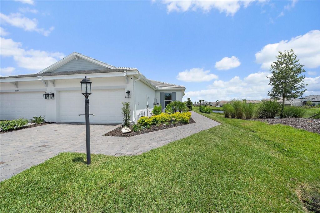 Photo of 8045 Moonbeam Avenue, Sarasota, FL 34241 (MLS # A4659129)