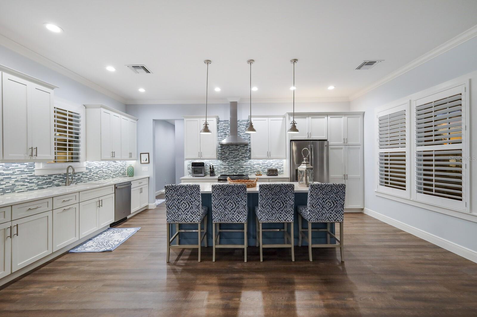 VOLUNTARY HOA - KEY ROYALE RESIDENT OWNE - Residential