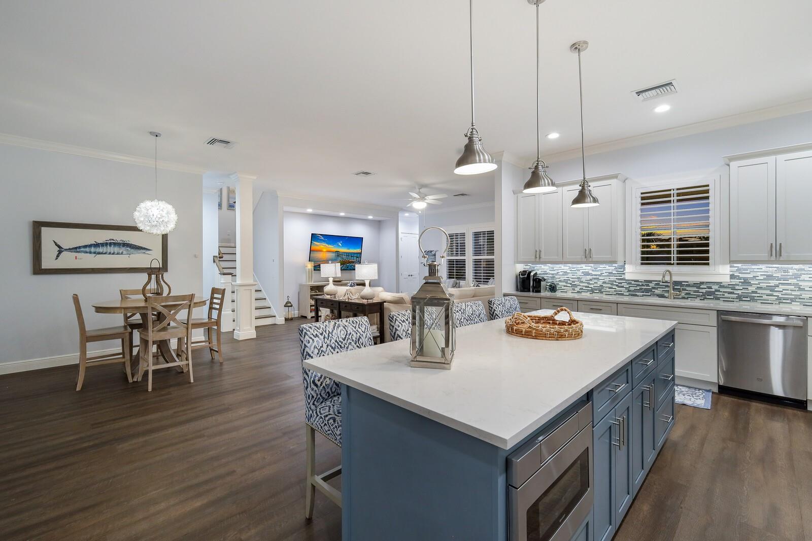 VOLUNTARY HOA - KEY ROYALE RESIDENT OWNE - Residential