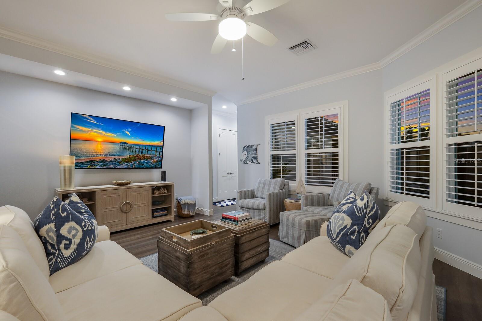 VOLUNTARY HOA - KEY ROYALE RESIDENT OWNE - Residential