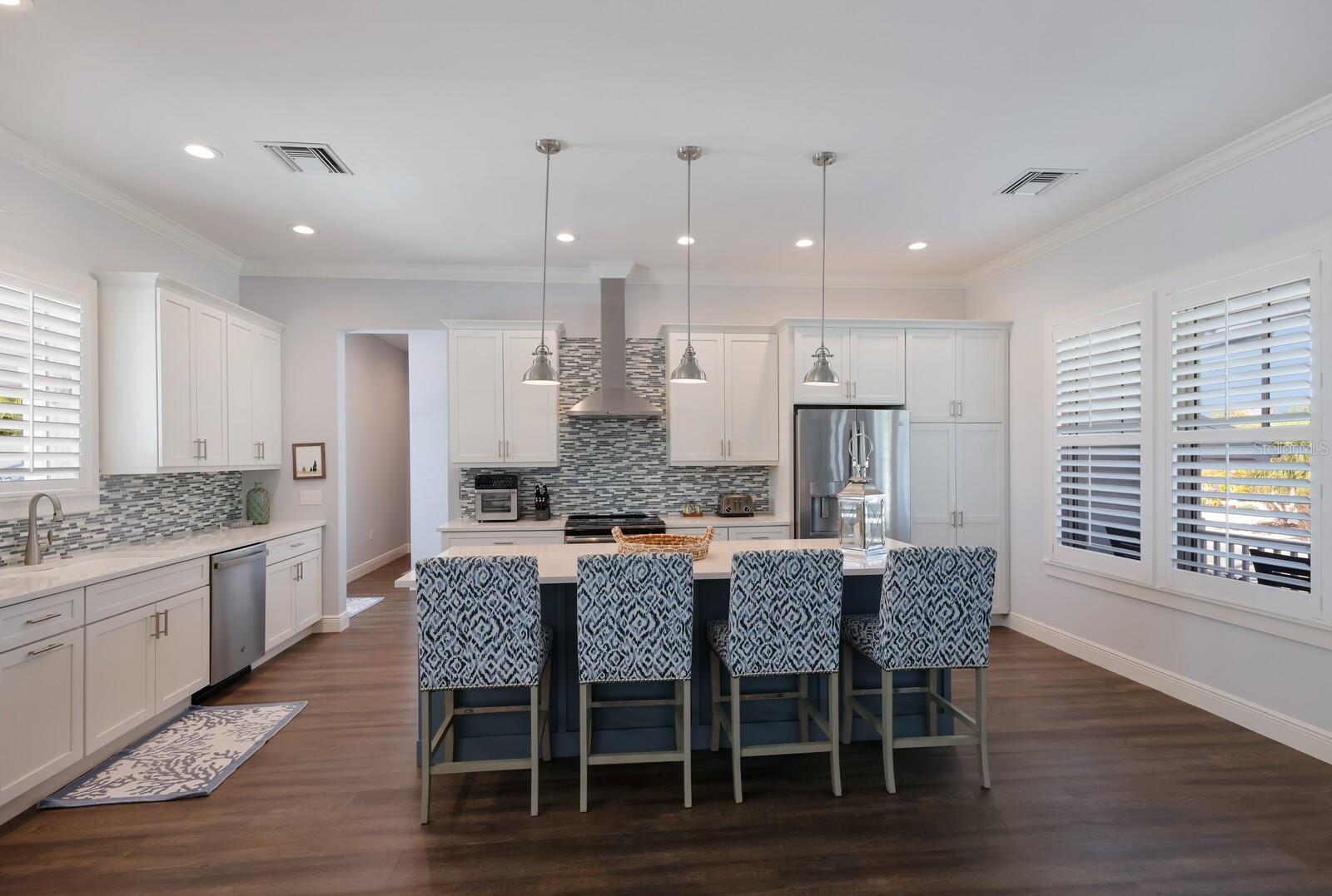 VOLUNTARY HOA - KEY ROYALE RESIDENT OWNE - Residential