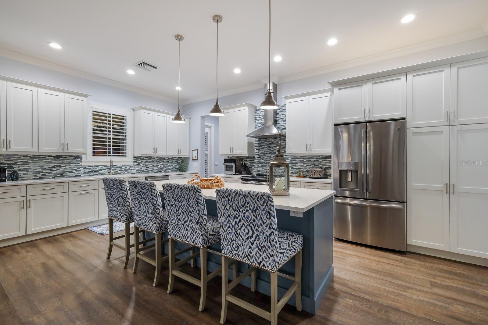 VOLUNTARY HOA - KEY ROYALE RESIDENT OWNE - Residential