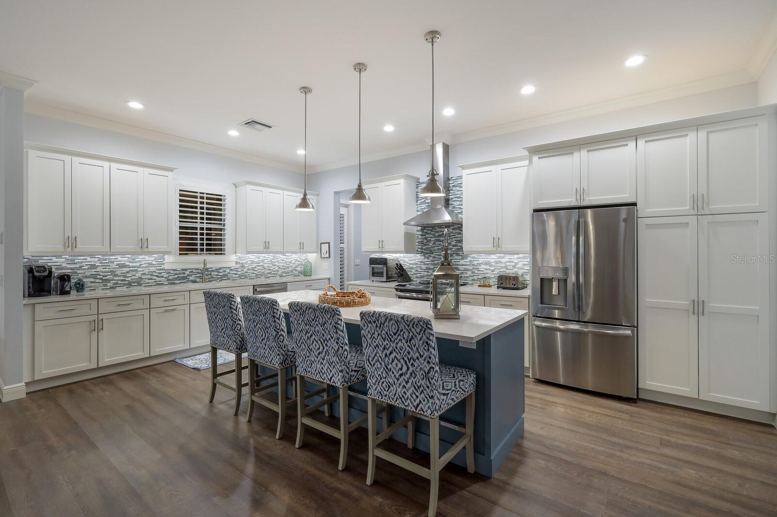 VOLUNTARY HOA - KEY ROYALE RESIDENT OWNE - Residential